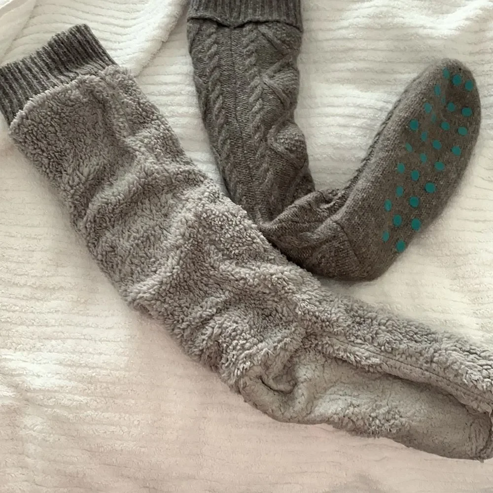 Muk Luks Cozy Feet Fireside Cabin Socks
